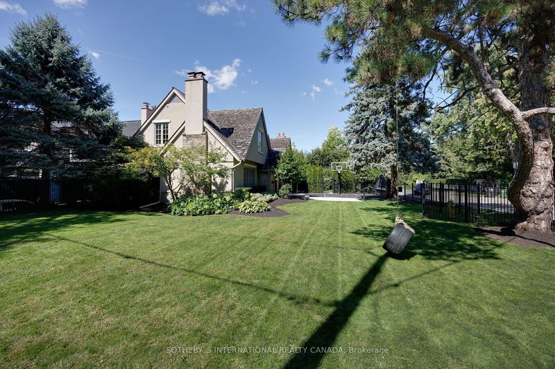 10 Edgehill Rd  Toronto, M9A 4N3 | Image 5