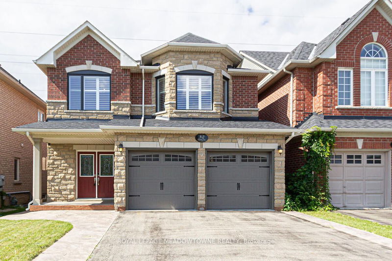 32 Tatra Cres  Brampton, L6Y 0K6 | Image 1