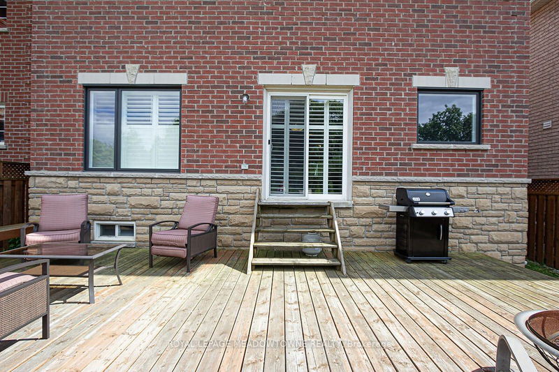 32 Tatra Cres  Brampton, L6Y 0K6 | Image 3