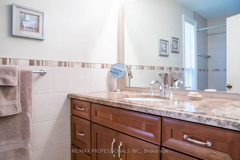 29 Totteridge Rd  Toronto, M9A 1Y9 | Image 18