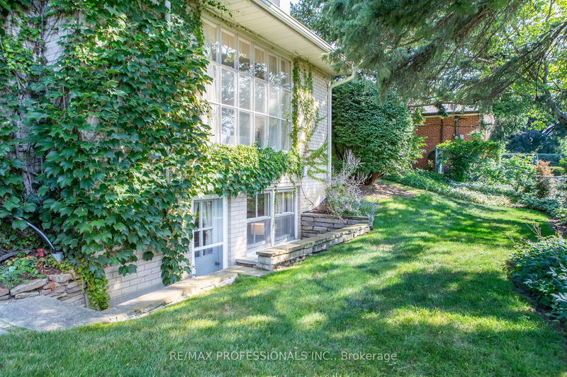 29 Totteridge Rd  Toronto, M9A 1Y9 | Image 37