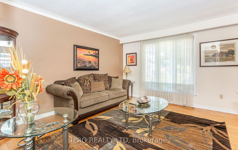 22 Argyle Cres  Brampton, L6T 1N1 | Image 5