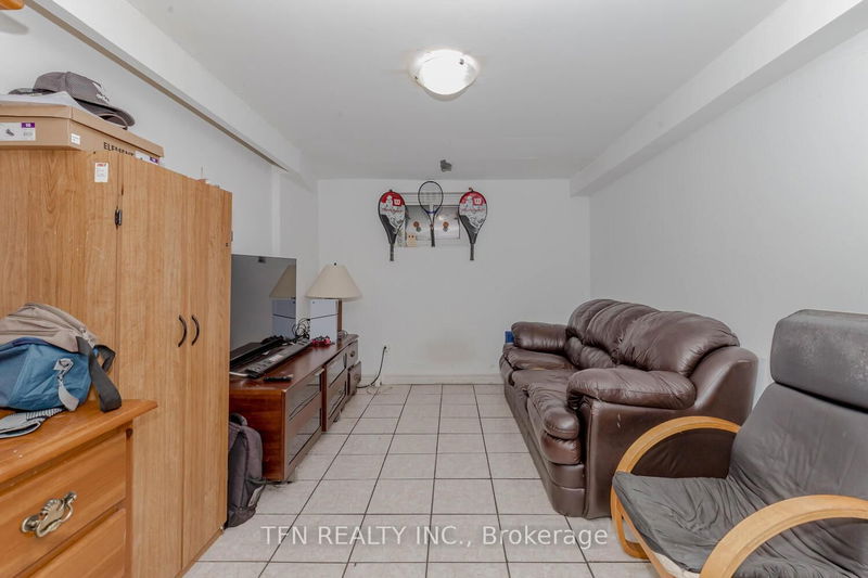 11 Glenmore Cres  Brampton, L6S 1H9 | Image 32