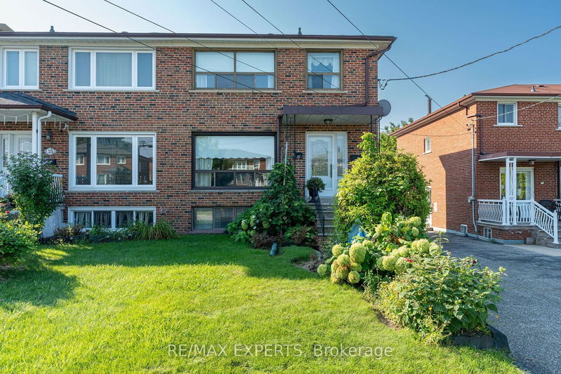 37 Donofree Rd  Toronto, M6L 2P4 | Image 1