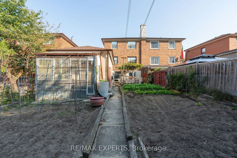 37 Donofree Rd  Toronto, M6L 2P4 | Image 30