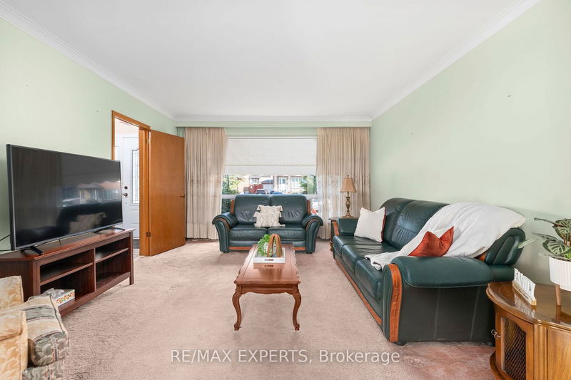 37 Donofree Rd  Toronto, M6L 2P4 | Image 7