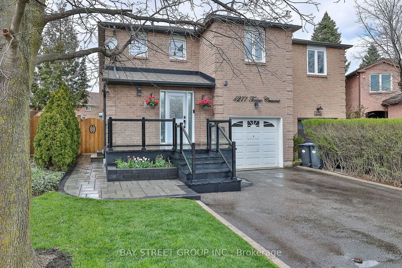 4277 Torino Cres  Mississauga, L4W 3T4 | Image 2