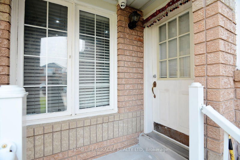 37 Prairie Rose Circ  Brampton, L6R 1R6 | Image 4