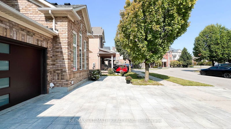 2598 Dashwood Dr  Oakville, L6M 4C2 | Image 5