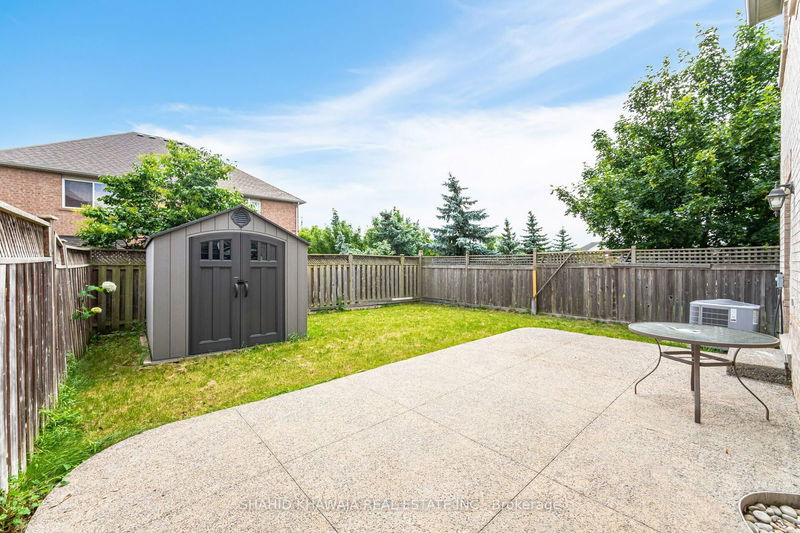 3265 Cabano Cres  Mississauga, L5M 0B9 | Image 36