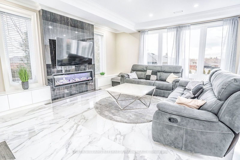 83 Floral Pkwy  Toronto, M6L 2C3 | Image 7