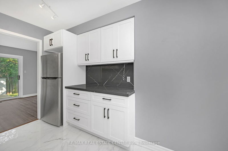 510 Taylor Cres  Burlington, L7L 6G3 | Image 6