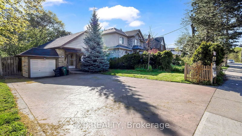 39 South Kingsway   Toronto, M6S 3T2 | Image 1