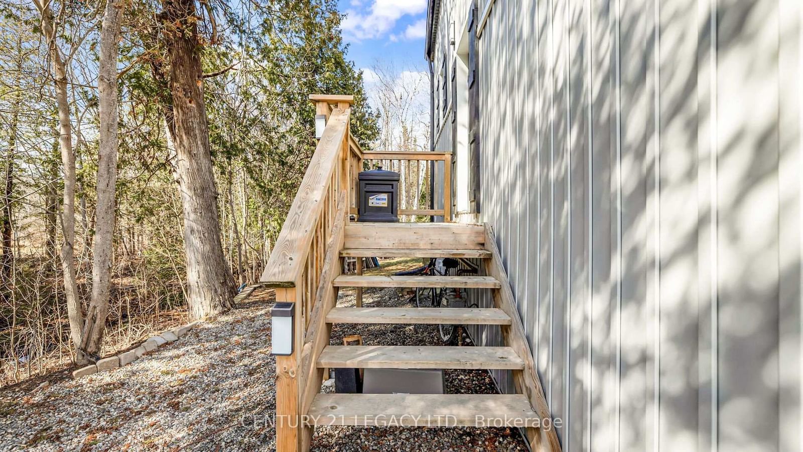 Listing Image 7