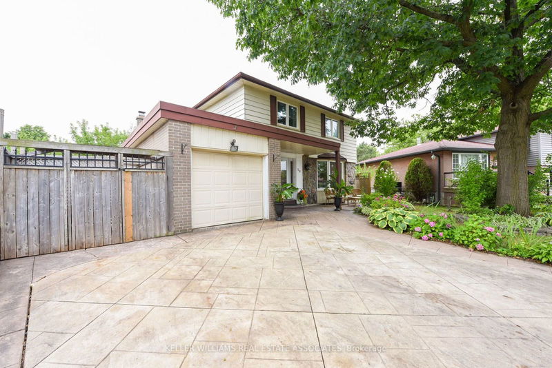 59 Watson Cres  Brampton, L6W 1E5 | Image 2