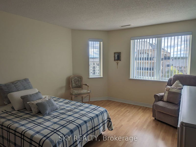  707 - 10 Dayspring Circ  Brampton, L6P 1B9 | Image 17