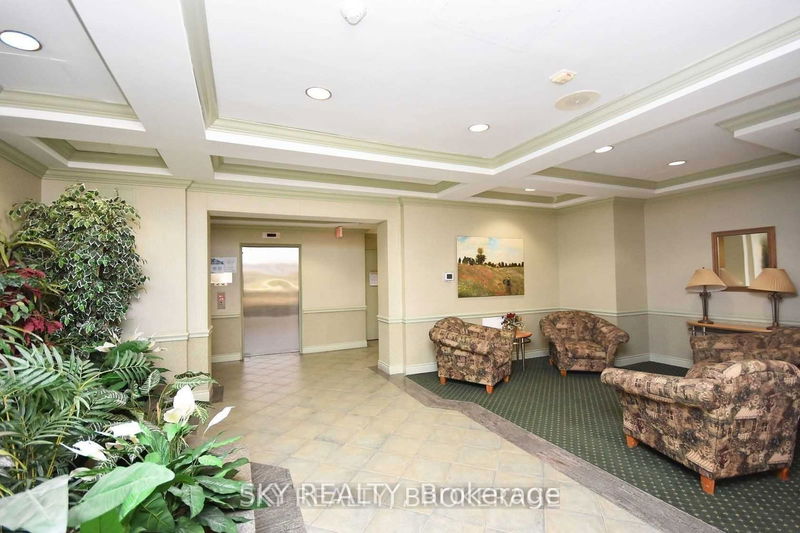  707 - 10 Dayspring Circ  Brampton, L6P 1B9 | Image 3