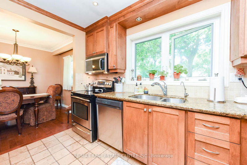 1363 Sheldon Ave  Oakville, L6L 2P9 | Image 17