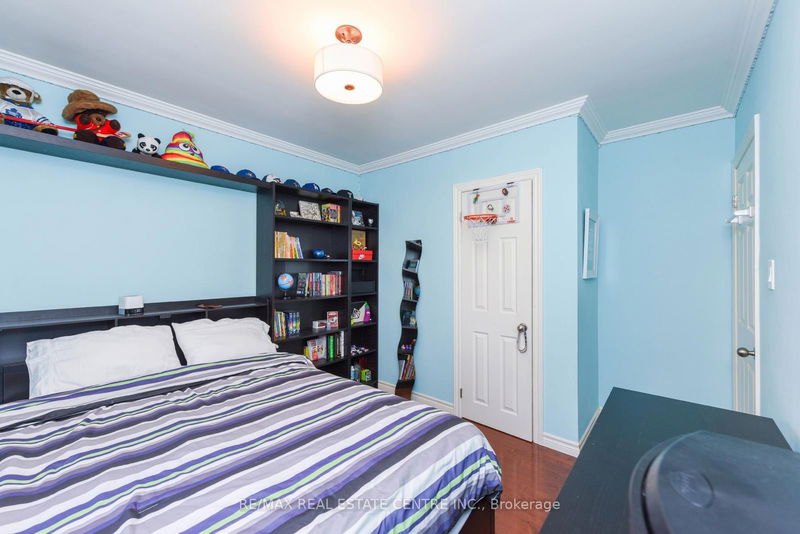 1363 Sheldon Ave  Oakville, L6L 2P9 | Image 24