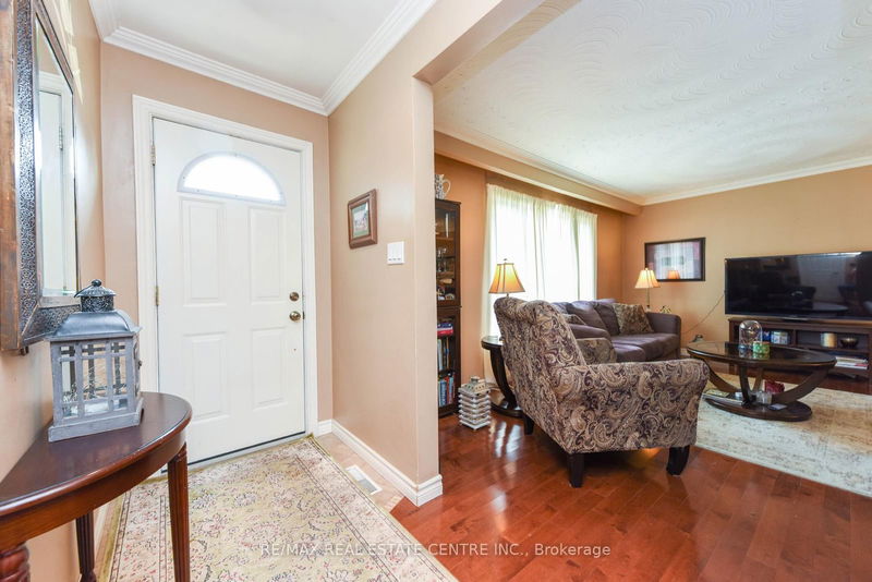 1363 Sheldon Ave  Oakville, L6L 2P9 | Image 6