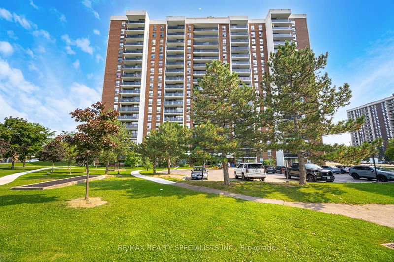 home for sale on 1408-21 Knightsbridge Road E