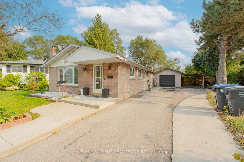 8 Esplanade Rd  Brampton, L6T 2C7 | Image 1