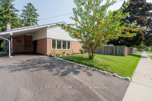 19 Gladsmore Cres  Toronto, M9W 3Y8 | Image 1