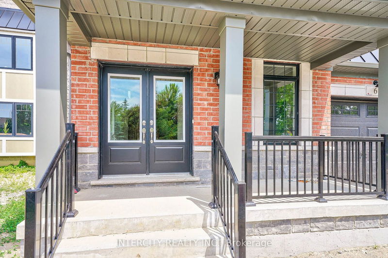 6 Allegrezza Crt  Toronto, M6A 1T9 | Image 2