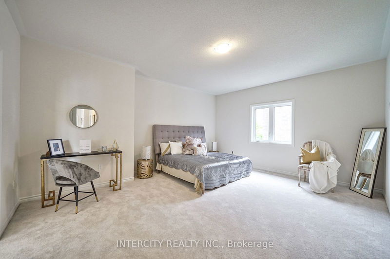 6 Allegrezza Crt  Toronto, M6A 1T9 | Image 26