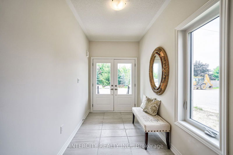 6 Allegrezza Crt  Toronto, M6A 1T9 | Image 3