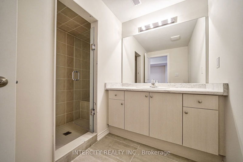 6 Allegrezza Crt  Toronto, M6A 1T9 | Image 35