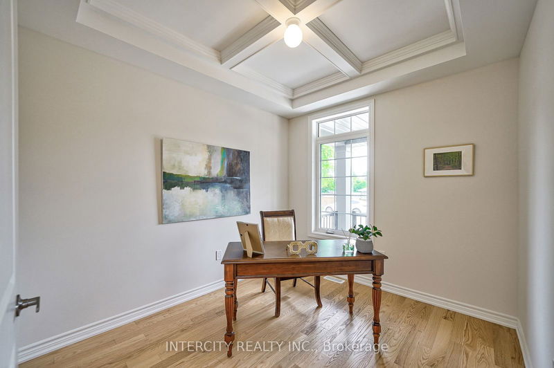 6 Allegrezza Crt  Toronto, M6A 1T9 | Image 5