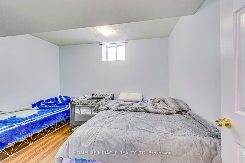 63 Portrush Tr  Brampton, L6X 0R2 | Image 32