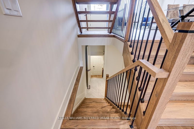 62 Ash Cres  Toronto, M8W 1E6 | Image 32