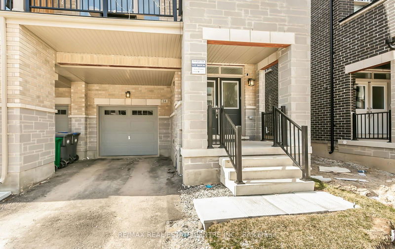 14 Arrowview Dr  Brampton, L7A 5H7 | Image 2