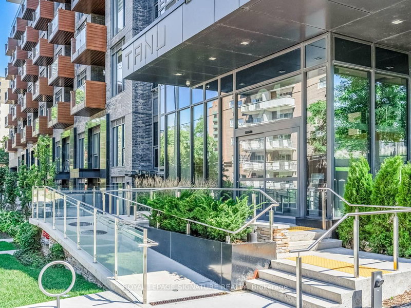 102 - 21 Park St E, Mississauga, L5G 0C2 | Image 2