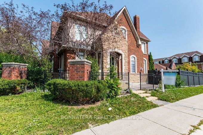 4991 Middlesex Gate  Mississauga, L5M 7P2 | Image 3