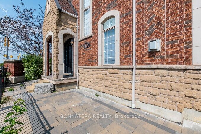 4991 Middlesex Gate  Mississauga, L5M 7P2 | Image 6