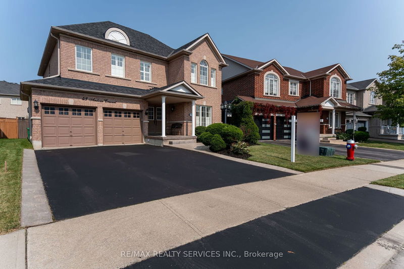 48 Amboise Cres  Brampton, L7A 3H2 | Image 2