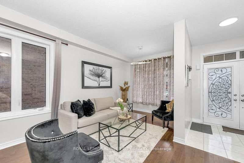 21 Borrelli Dr  Brampton, L6Y 5W9 | Image 4