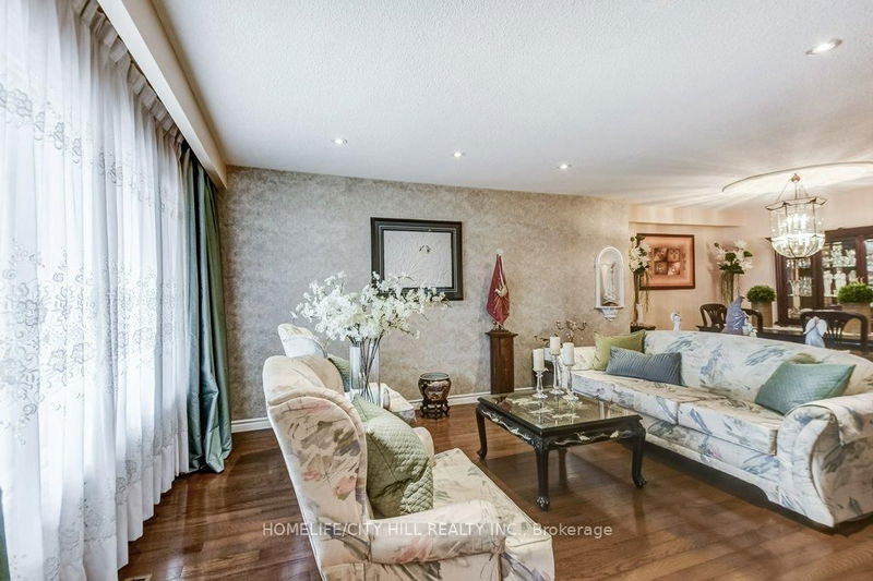 491 Paisley Blvd W Mississauga, L5B 2M1 | Image 3