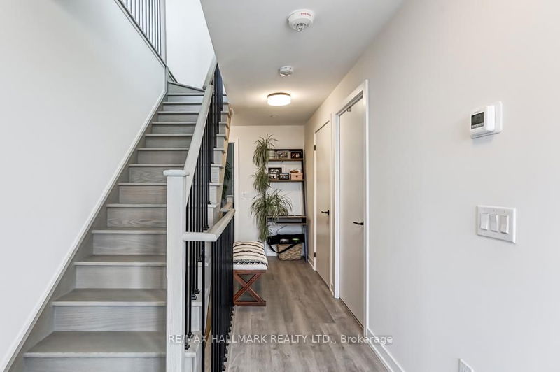  718 - 2300 St Clair Ave W Toronto, M6N 1K8 | Image 25