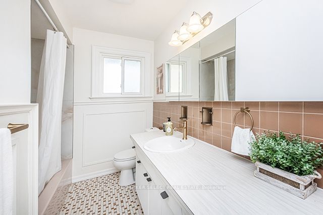 24 Rufford Rd  Toronto, M8W 4V6 | Image 17