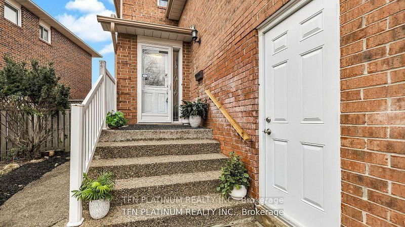 46 Colchester Ave  Brampton, L6Z 3S5 | Image 2