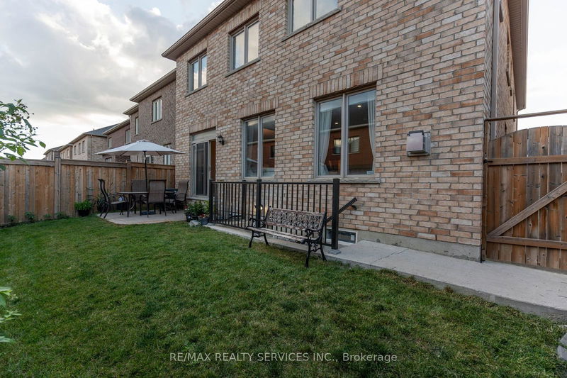 43 Fann Dr  Brampton, L7A 4L4 | Image 18