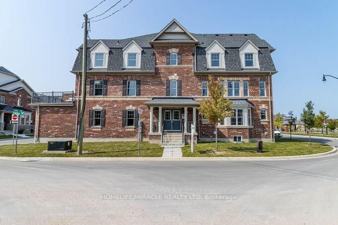 43 Finegan Circ  Brampton, L7A 4Z7 | Image 1