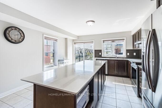 43 Finegan Circ  Brampton, L7A 4Z7 | Image 17