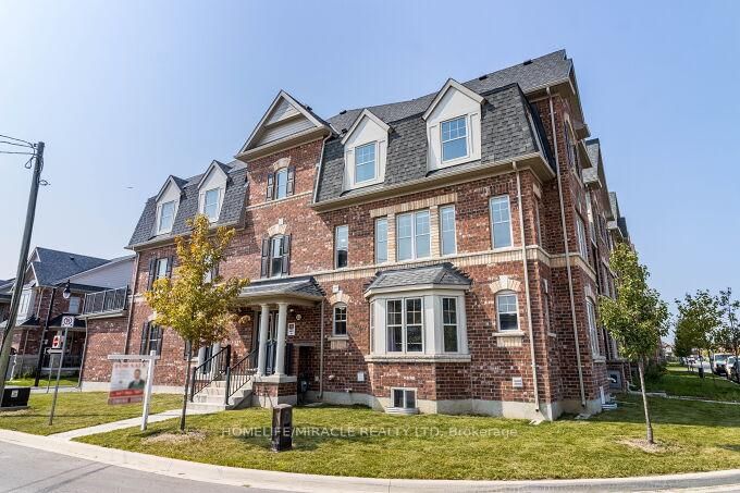 43 Finegan Circ  Brampton, L7A 4Z7 | Image 2