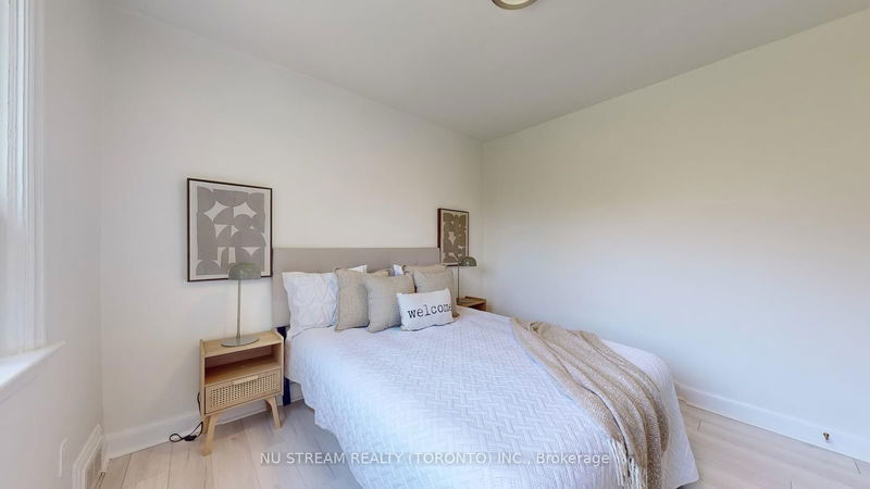 20 Clearview Hts  Toronto, M6M 1Z9 | Image 16