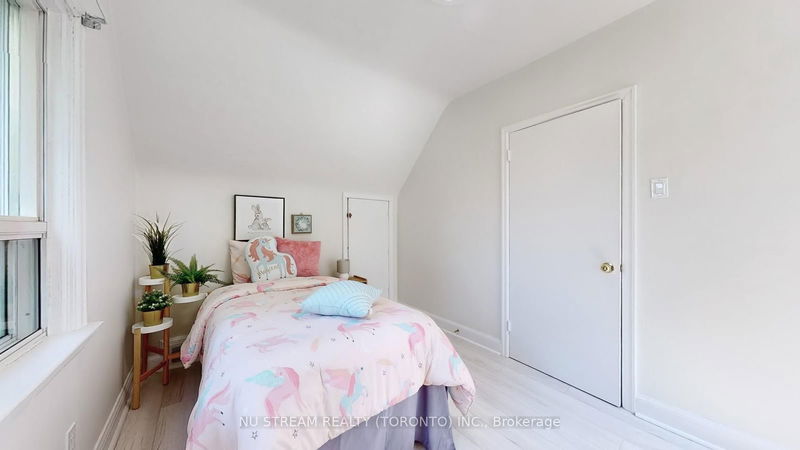 20 Clearview Hts  Toronto, M6M 1Z9 | Image 24